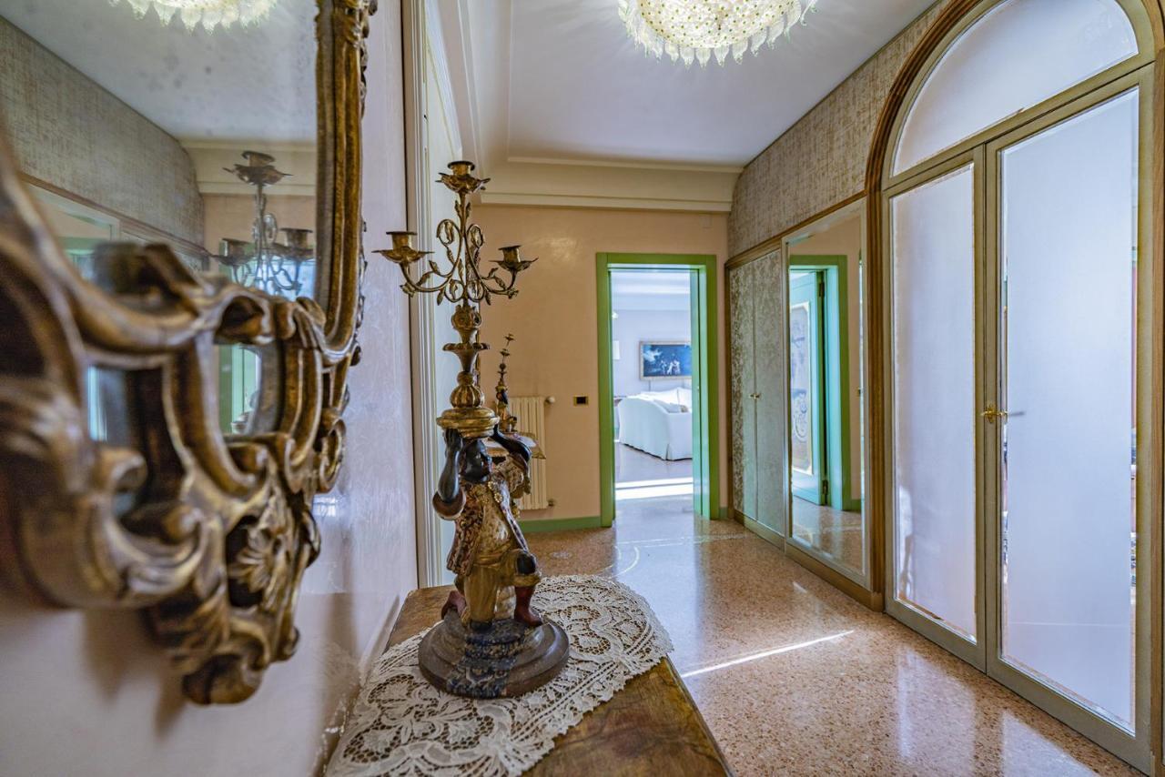 Ca' Degli Specchi Grand Canal Apartament