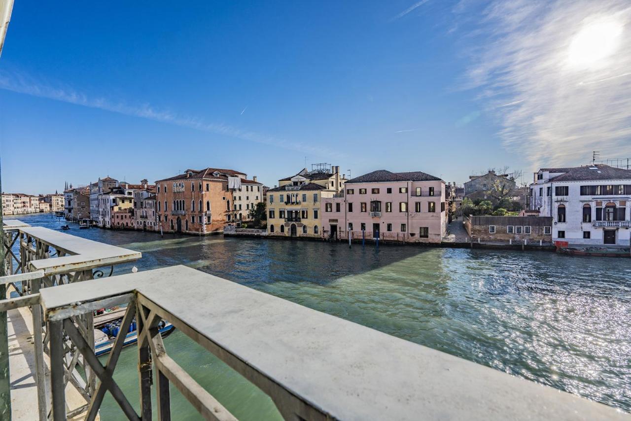 Ca' Degli Specchi Grand Canal Apartament