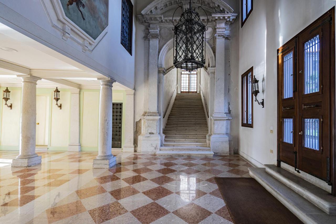 Ca' Degli Specchi Grand Canal Apartament